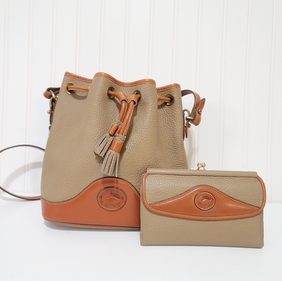 Dooney & Bourke Handbags - Vintage Dooney & Bourke bucket crossbody & wallet